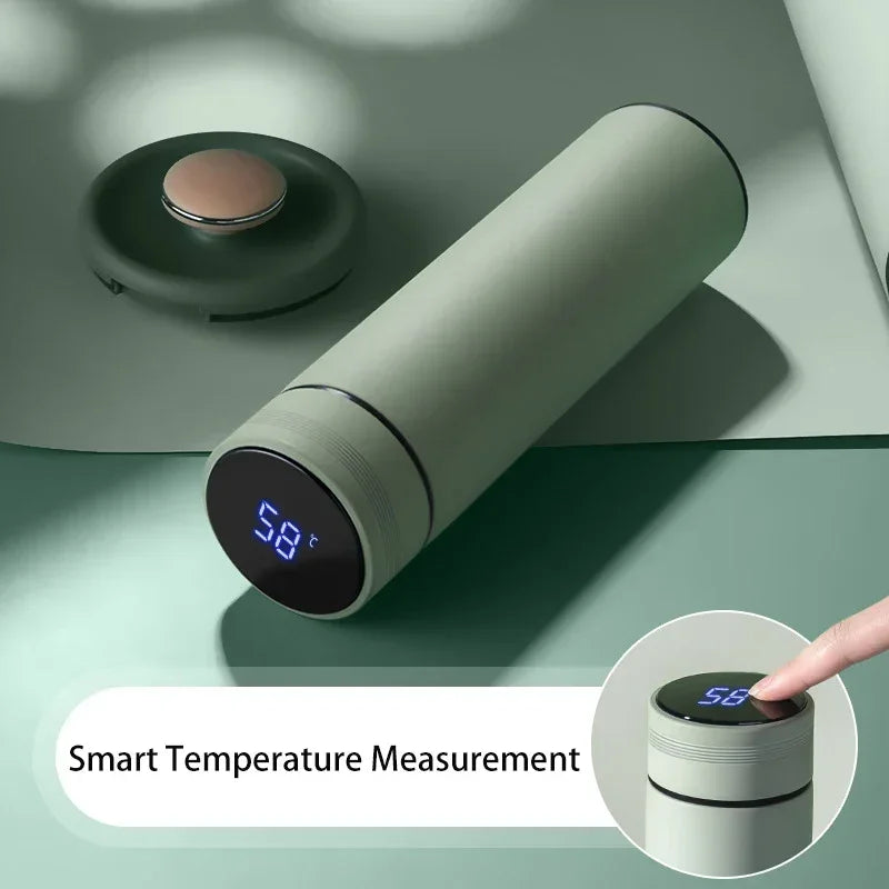 Vuria’s Smart LED Temperature Water Bottle