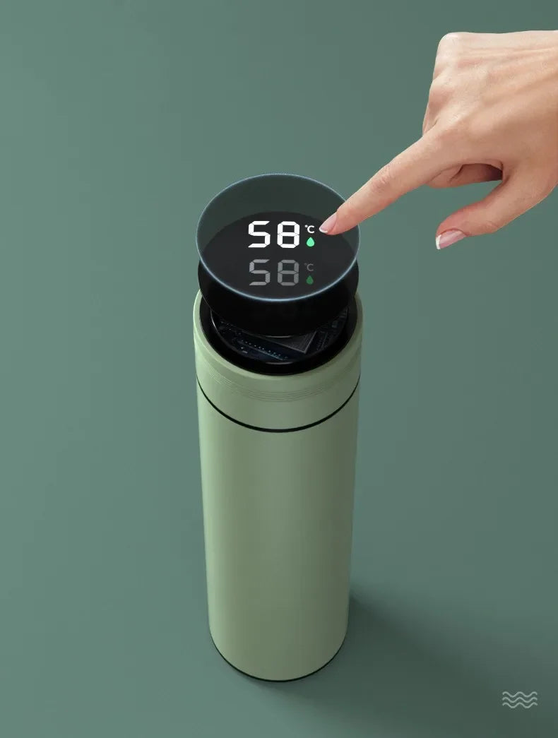 Vuria’s Smart LED Temperature Water Bottle